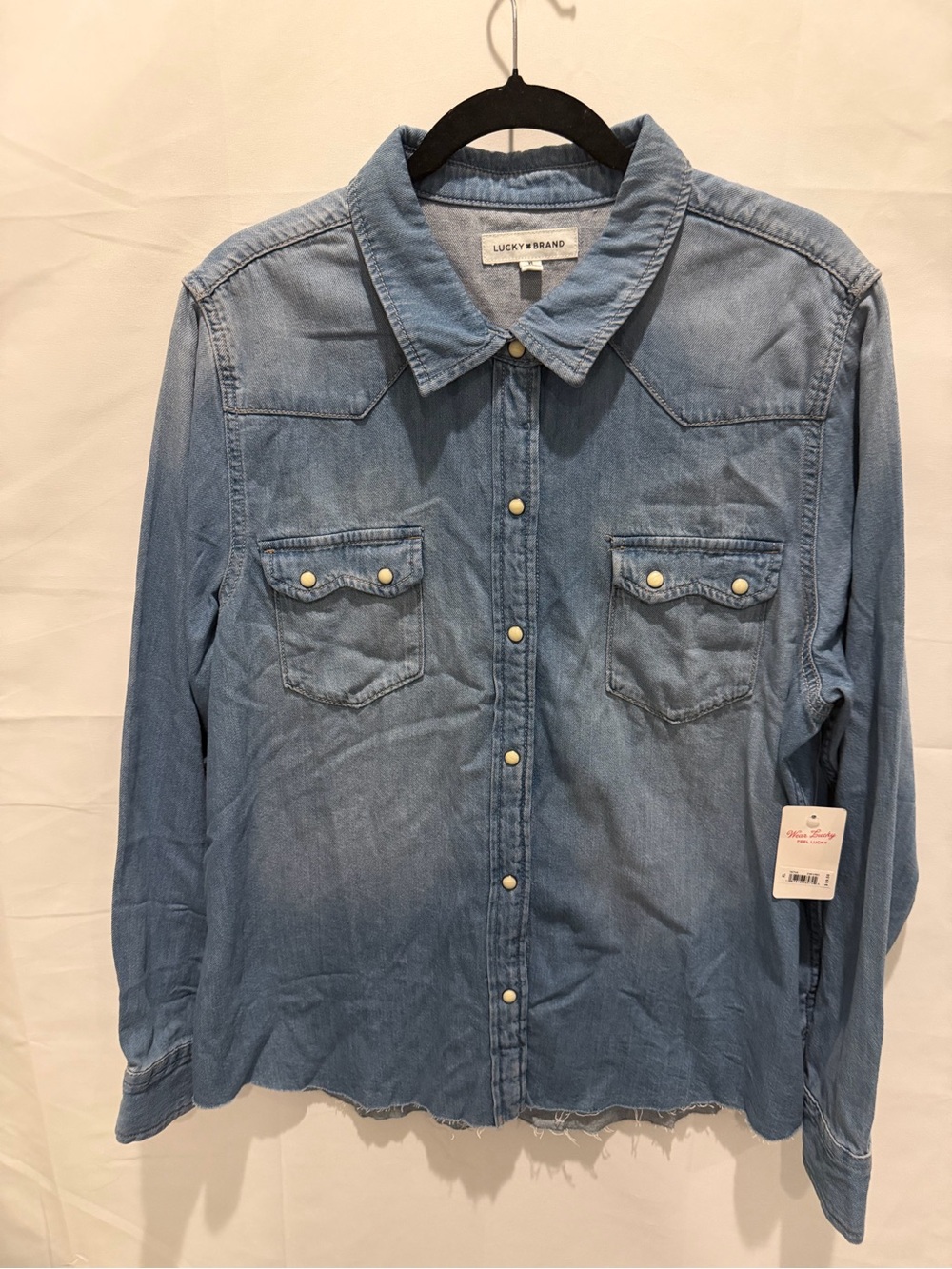 NWT Lucky  Brand Light Wash Denim Western Shirt size XL.denim,western,100%cotton